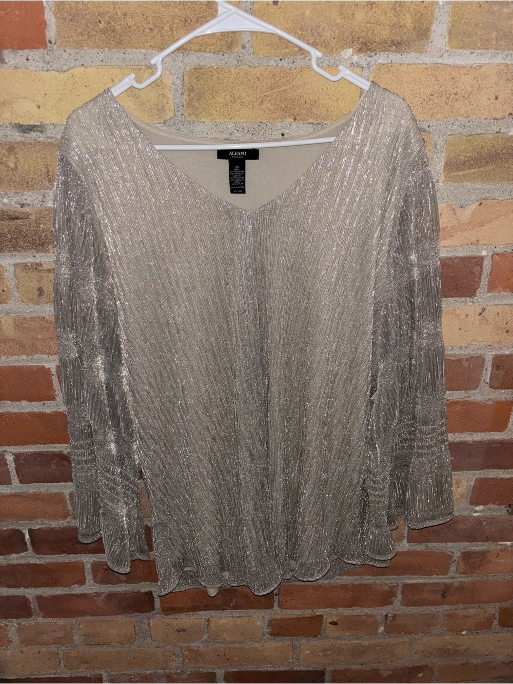 Alfani Shimmery Silver Ribbed V‑Neck Long Sleeve Top